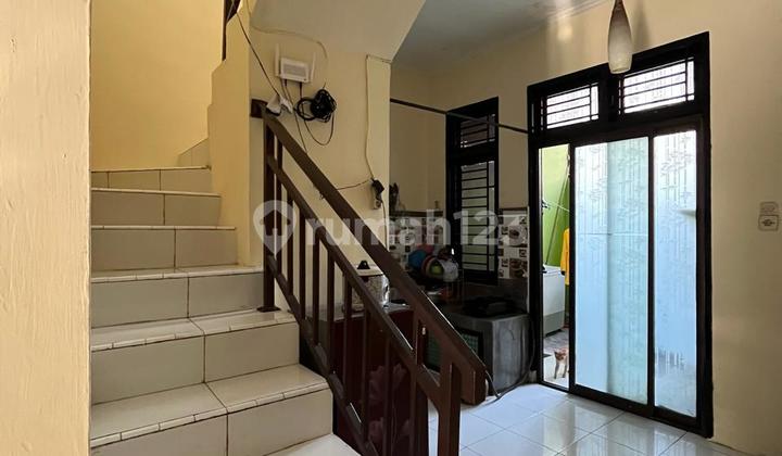 Rumah Siap Huni 2 Lantai SHM Dekat Manhattan 2