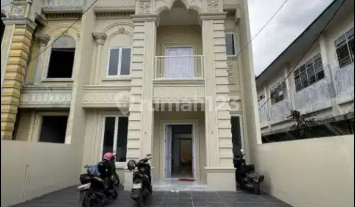 Rumah Mewah 2 Lantai Daerah Tritura Medan Johor