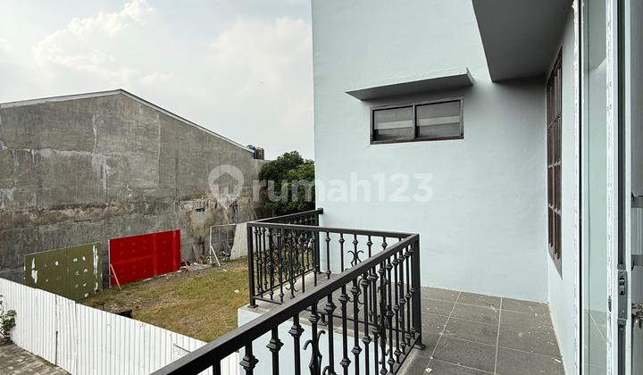 Rumah Mewah 2 Lantai Free Bpht, Notaris, AJB Bn Daerah Setia Budi