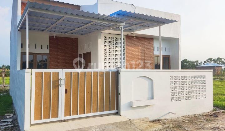Ready-to-Occupy 2-Bedroom House in Sei Mencirim Area Ready-to-Occupy 2-Bedroom House in Sei Mencirim Area