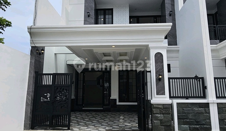 American Classic Luxury House ~ Surabaya Timur American Classic Luxury House ~ Surabaya Timur