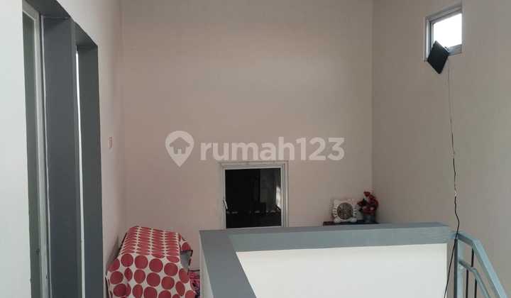 Rumah 2 Lantai 4 BR di Cluster Clarita Cipondoh, Tangerang 2