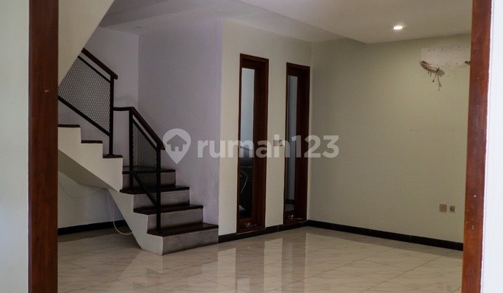 Dijual Rumah Mewah 2 Lantai di Menteng Dalam - Tebet 2