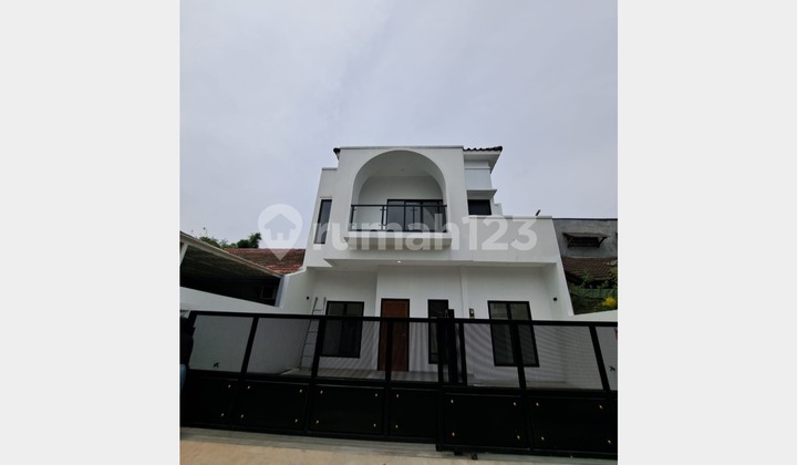 Dijual Rumah Baru 2 Lantai di Kencana Loka Bsd, Tangerang Selatan