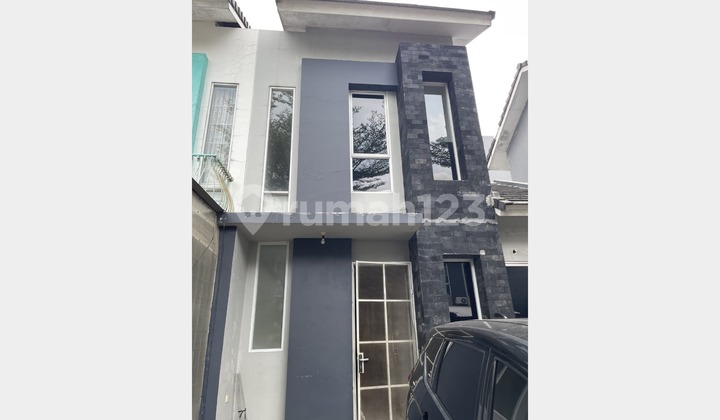Rumah Minimalis 2 Lantai di Graha Raya, Tangerang Selatan
