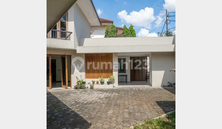 Dijual Rumah Mewah 2 Lantai di Menteng Dalam - Tebet