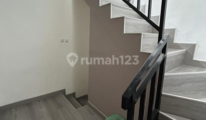 Rumah di The View Bintaro Ciputat Tangerang Selatan - 5 Menit ke Stasiun Sudirmara 2