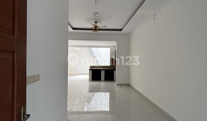 Disewakan Rumah Baru Renovasi di Sektor 7A Gading Serpong, Tangerang