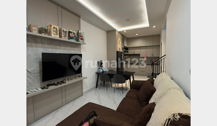 Dijual Rumah Siap Huni Full Furnished di Regency Melati Mas, Serpong, Tangerang Selatan Dijual Rumah Siap Huni Full Furnished di Regency Melati Mas, Serpong, Tangerang Selatan