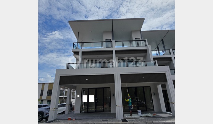 Ruko Sorrento Grande East 3 Lantai di Gading Serpong, Tangerang