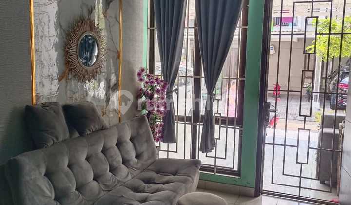 Rumah Grand Batavia Fiera di Pasar Kemis Tangerang, Banten 2