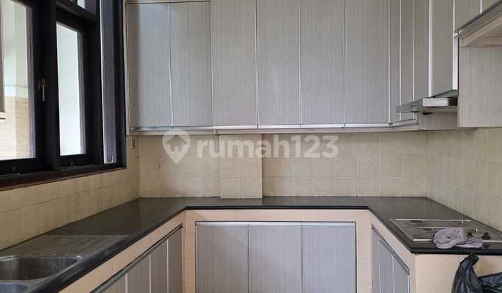 Rumah Semi Furnished di Taman Giri Loka BSD, Tangerang Selatan 2