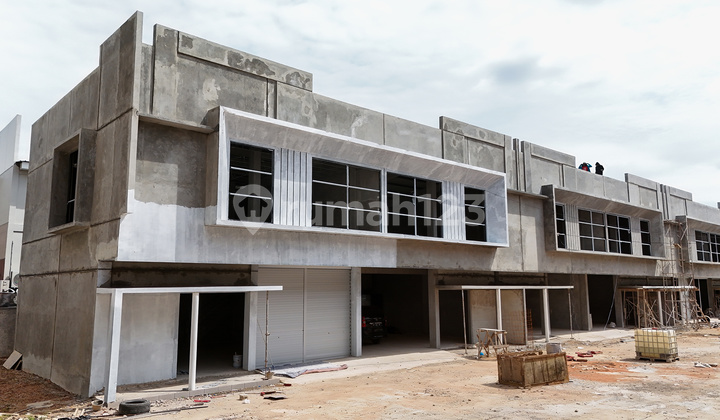 For Sale Jumbo Store 9 Meters Wide, Strategic Location in Batam