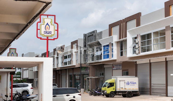 Strategic Warehouse for Sale on Jalan Besar Batu Aji