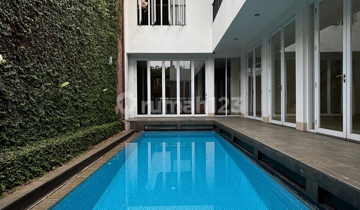 Luxury Ready-to-Occupy House in Pondok Indah Semi-Furnished 2