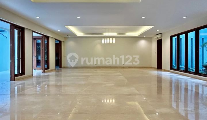 Rumah Mewah di Pejaten Barat Siap Huni Akses Lebar Rumah Mewah di Pejaten Barat Siap Huni Akses Lebar