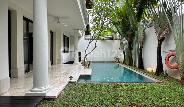 Luxury House Ready for Occupancy in Pejaten Barat 2