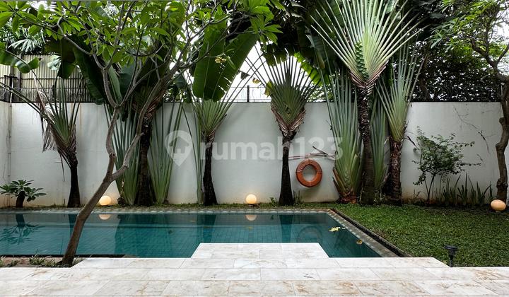 Rumah Mewah Siap Hunii di Pejaten Barat Rumah Mewah Siap Hunii di Pejaten Barat