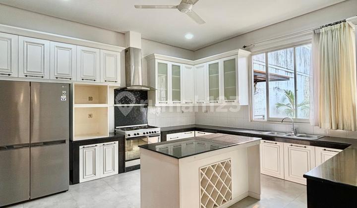 Rumah Mewah 3 Lantai Di Kemang Bisa Untuk Kantor Rumah Mewah 3 Lantai Di Kemang Bisa Untuk Kantor