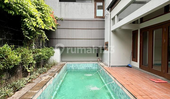 Rumah Mewah Siap Huni Di Senopati Akses Lebar 