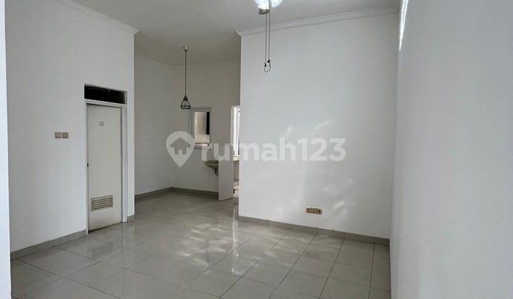 Rumah bisa untuk Small Office Dekat Stasiun dan Terminal Rumah bisa untuk Small Office Dekat Stasiun dan Terminal