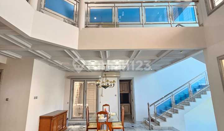 Rumah Mewah Lokasi Strategis di Pejaten