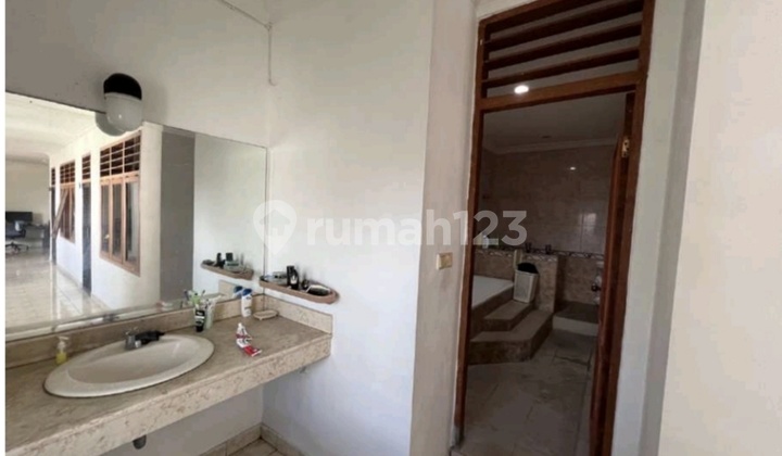 Rumah dan Ruko Lt 280 M² . Denpasar Barat