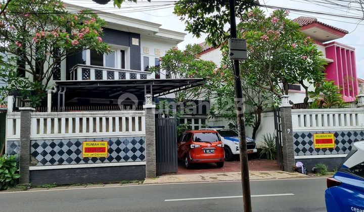 Oase Mewah di Jakarta Selatan: Hunian Eksklusif dengan Private Rooftop & Lingkungan Asri".