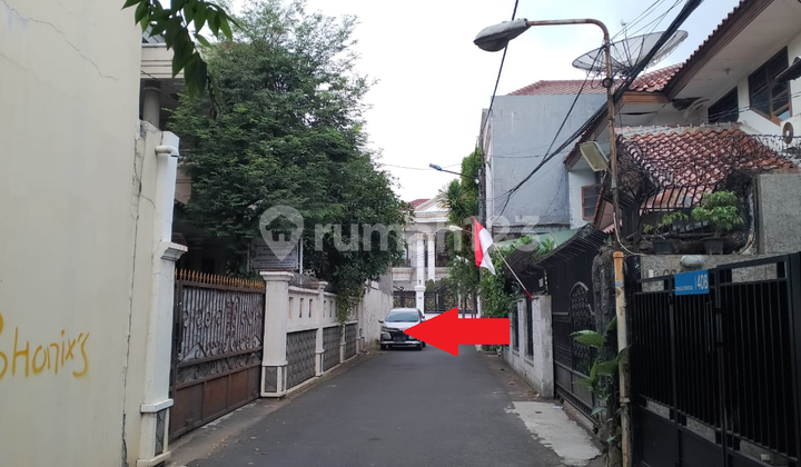 Luxury &amp; Strategic Residence in the Elite Cipinang Cempedak Area 2