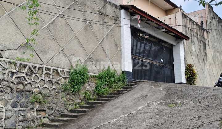 Quiet & Super Spacious Residence at the City Border: Deplu Plots, Larangan - Strategic Access! 2