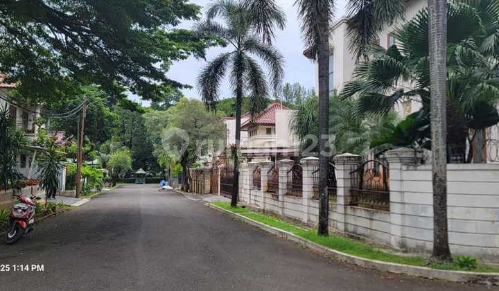 Premium Investment South Jakarta: Luxurious 874M² House at Pine View Residence, Just 5 Minutes to Veteran Toll Road! 2