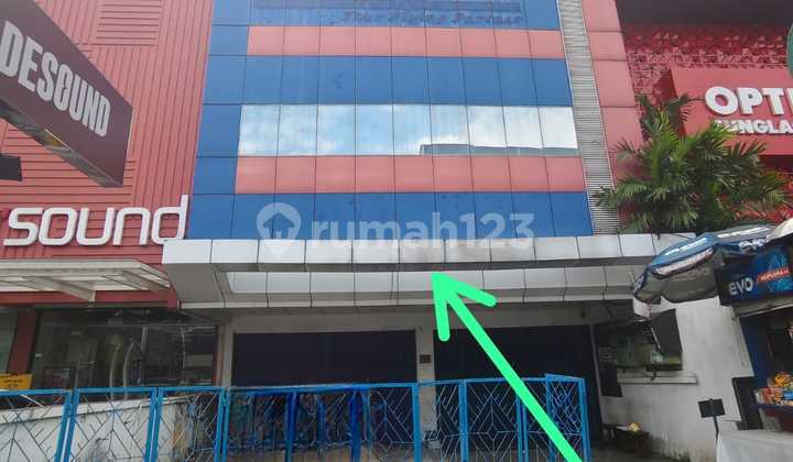 Lokasi Emas! Showroom/Kantor di Area Komersial Premium- Trafik Tinggi & Strategis