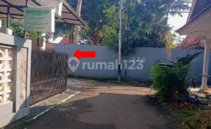 Golden Asset! Spacious and Serene House in East Pejaten - 5 Minutes to KRL Station 2