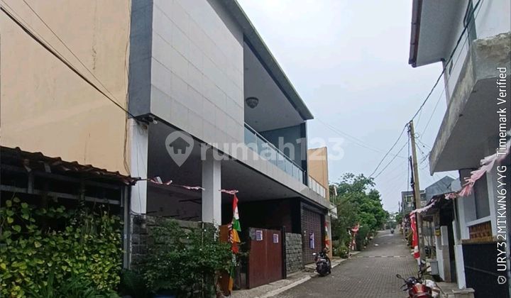 "Asri Valley View House at The Greenhill Residence" Near Pondok Rajeg Station! 2