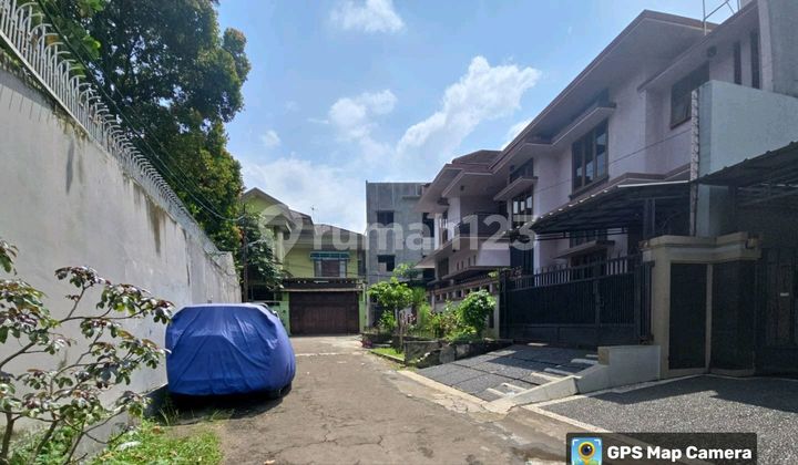 Oase Langka di Jakarta Selatan! Rumah Luas 530M² di Pancoran Barat Ix, Strategis & Bebas Banjir." 2