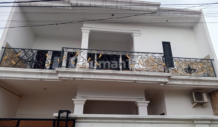 Jual Cepat! Rumah Strategis di Jantung Serpong Utara - Kayu Gede" Akses Langsung Menuju Graha Raya Bintaro" 2