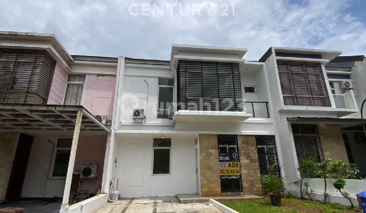 2-Storey House Strategically Located Near Bintaro Plaza 2-Storey House Strategically Located Near Bintaro Plaza