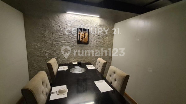 Disewakan Rumah Usaha Strategis di Senopati