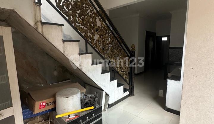 Disewakan/Dijual Rumah di Otista (Posisi Hoek)