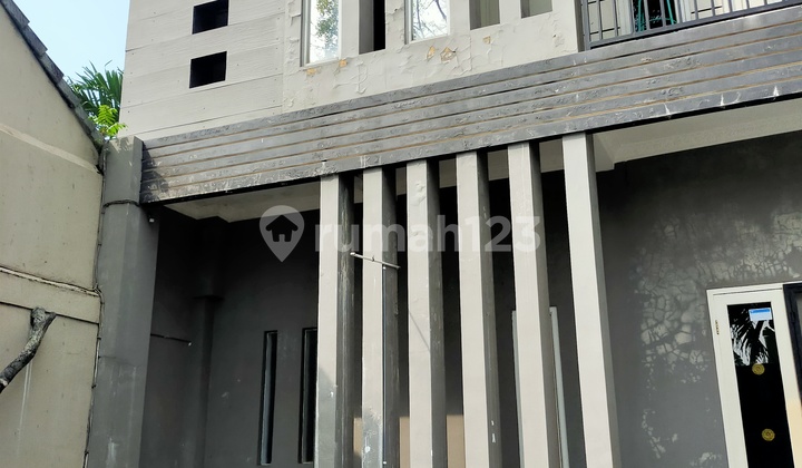 Dijual Rumah Mewah di Semarang Atas di Jl Karangrejo Lokasi Strategis dan Asri 2