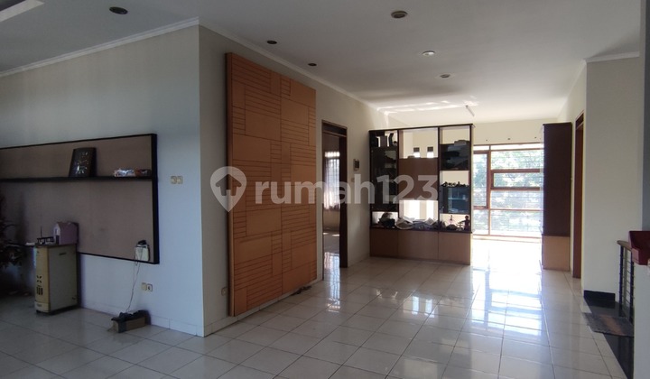 Rumah Mewah Terawat di Soekarno Hatta dengan Halaman Luas Cocok untuk Rumah Tinggal dan Usaha 2