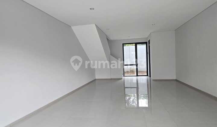 New Modern 3-Story Shophouse in Setraduta Limited Units 2