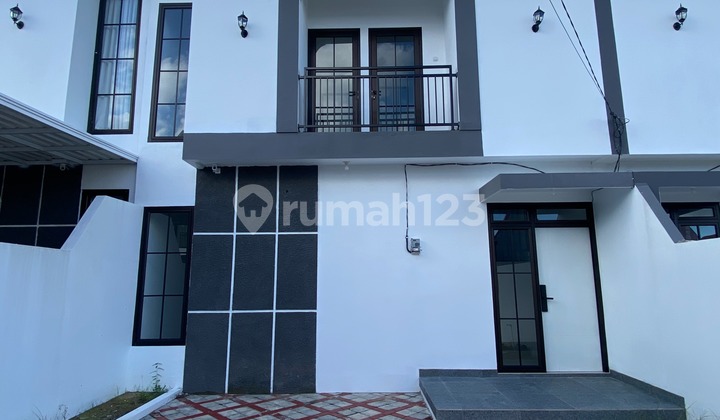 2-Storey House in an Elite Area of Cilacap Near the City Center 2-Storey House in an Elite Area of Cilacap Near the City Center
