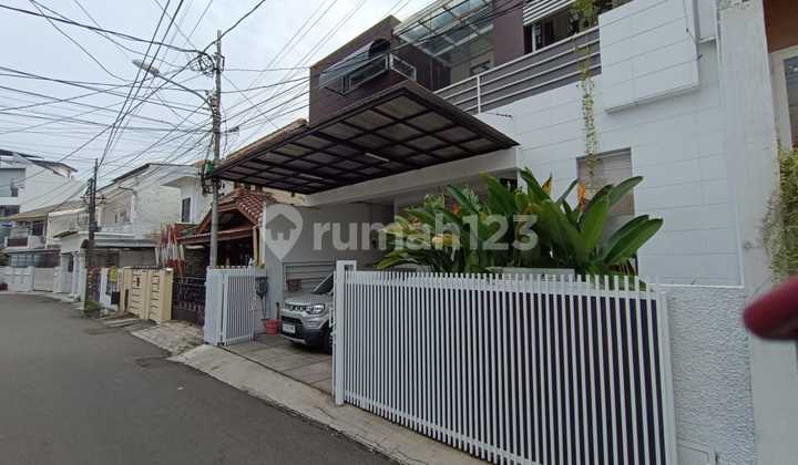 Dijual Rumah Nyaman Lokasi Strategis di Tebet, Jakarta Selatan