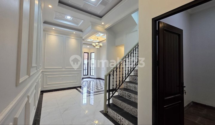 Rumah Classic Eropa Luas Siap Huni, Tinggal Bawa Koper! 2