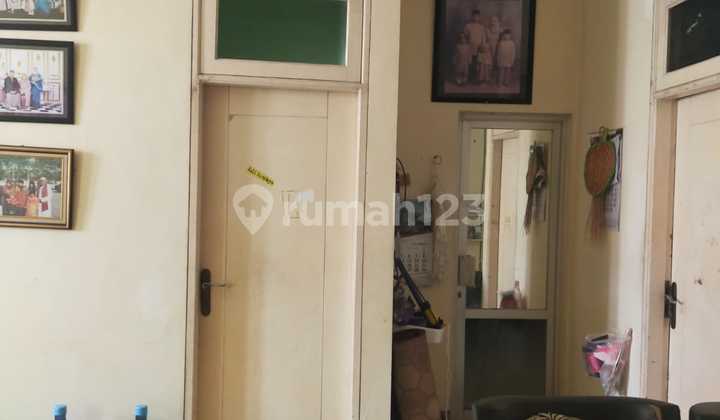 Dijual Rumah Mewah 2 Lantai SHM di Ketintang 2