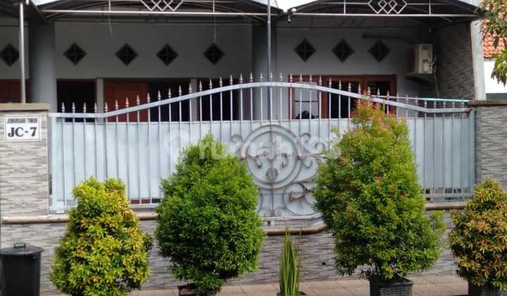 For Sale 2-Story Ready-to-Occupy House in Jemursari, Cheapest in the Area 2