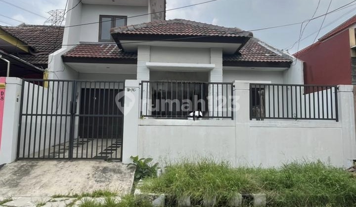 For Rent Ready-to-Live House in Tenggilis Mejoyo Near Ubaya University