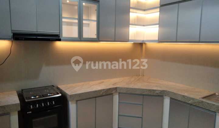 Disewakan Rumah Baru Siap Huni 2 Lantai Gayungsari 2