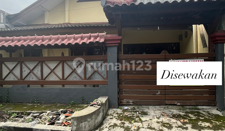 Disewakan Rumah Bagus Siap Huni 2 Lantai Gayungsari Disewakan Rumah Bagus Siap Huni 2 Lantai Gayungsari